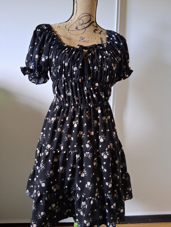 Liberty Love Dresses & Skirts - Midi Daisy Print Dress Puff Short Elastic Sleeve Spring Casual